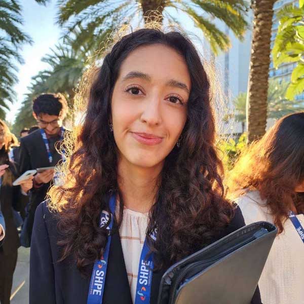 Aryana Yazdi Headshot Aryana Yazdi Success Story